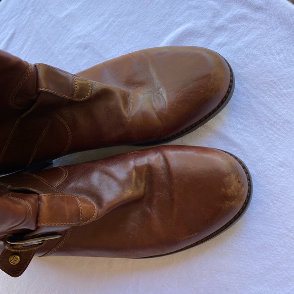 Stuart Weitzman - Picture 7 of 8